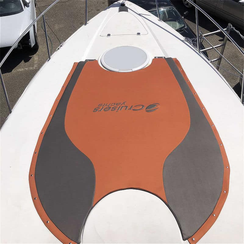 pièce en cuir pour bateaux nautiques ou jet ski