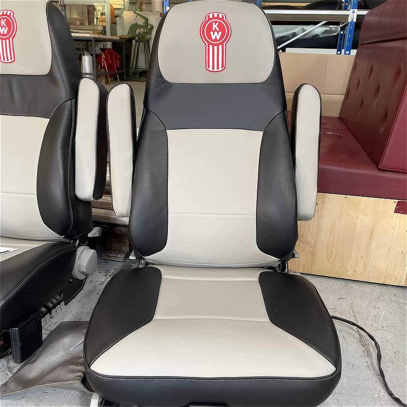 siège de bus chauffeurs par la sellerie moillo