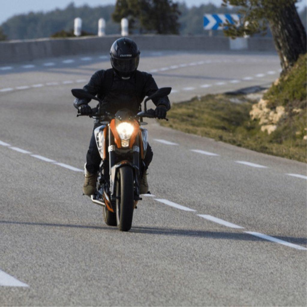 Comment adapter sa selle moto à sa morphologie ? 70 70 5 posture et confort selle moto