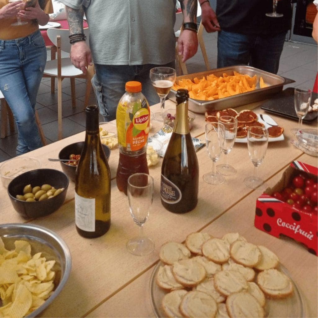 Un Départ haut en couleur 13 13 buffet sellerie moillo