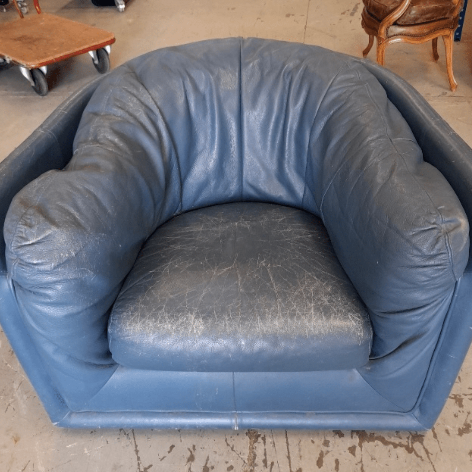 fauteuil cuir abîmé