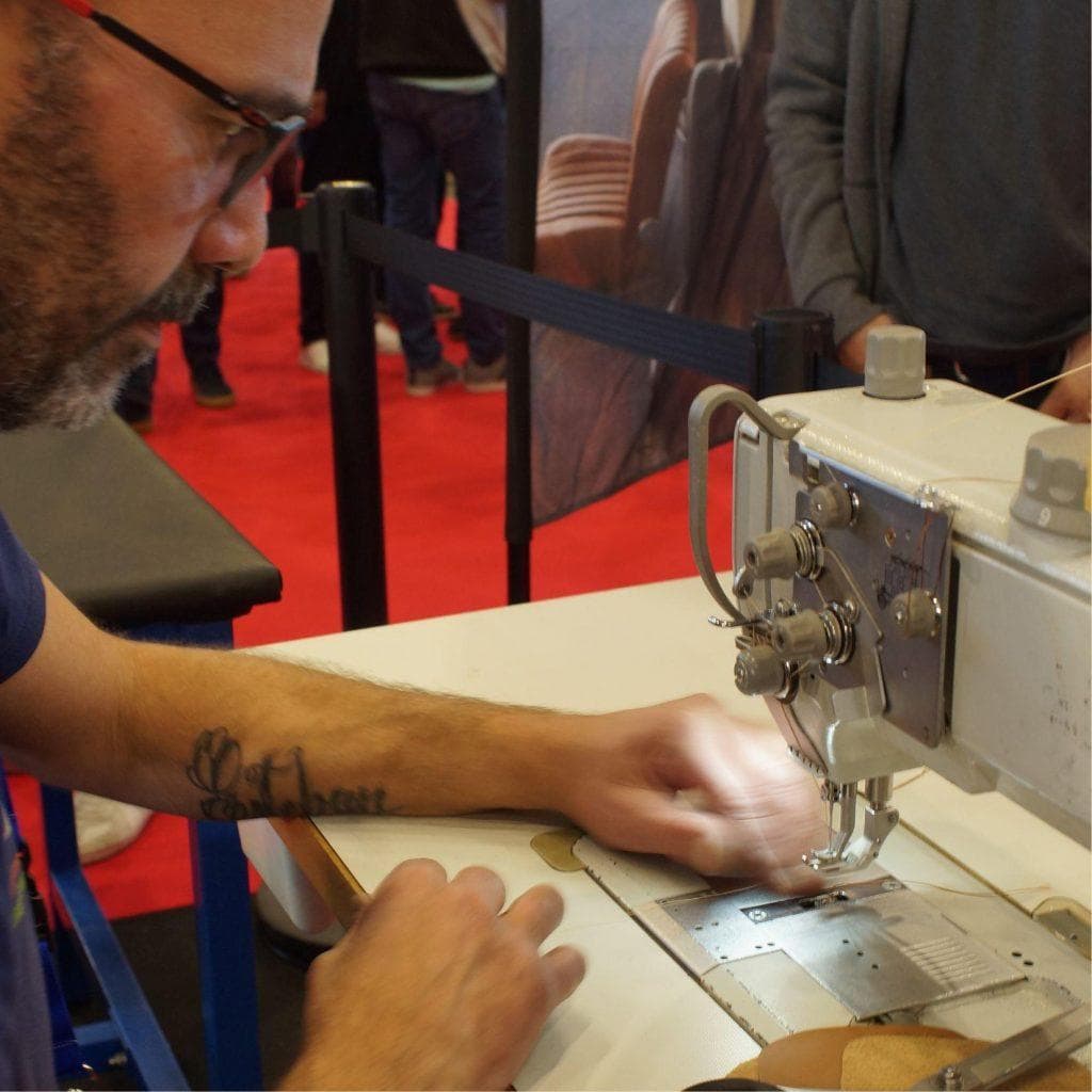 Sellerie Moillo au Salon Epoqu’Auto 2025 14 14 savoir faire français fait main moillo