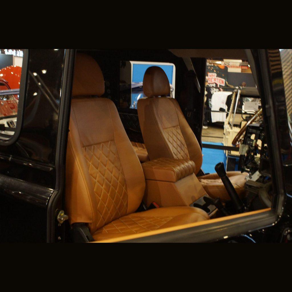 Sellerie Moillo au Salon Epoqu’Auto 2025 1 1 siege esthetique sur mesure