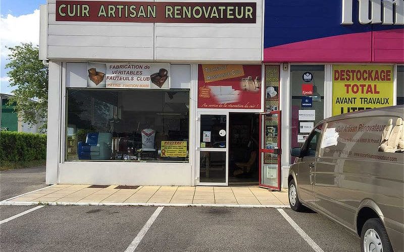 Qui sommes nous ? L'histoire de la Sellerie Moillo 7 7 car-devanture-saint-priest