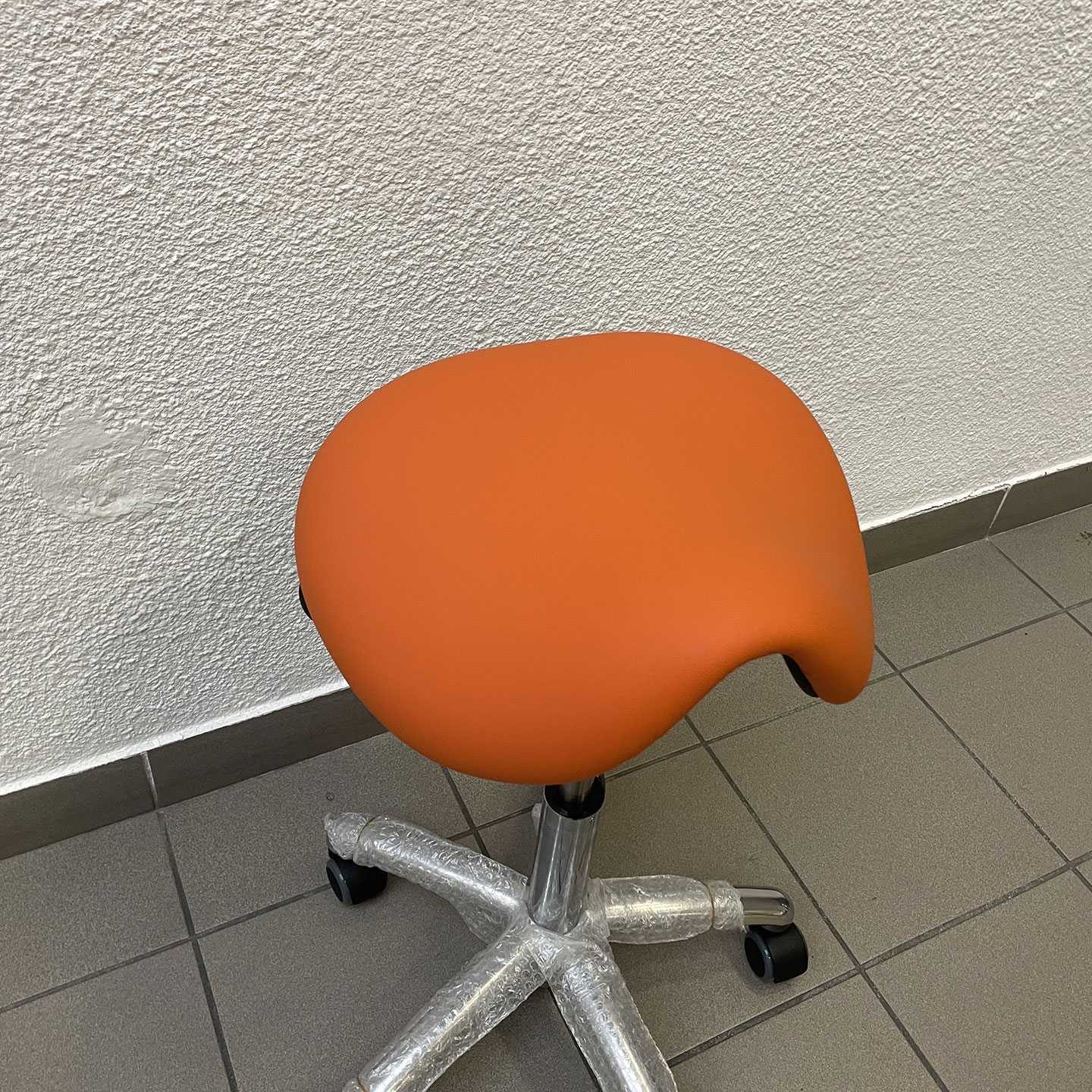tabouret orange médicale