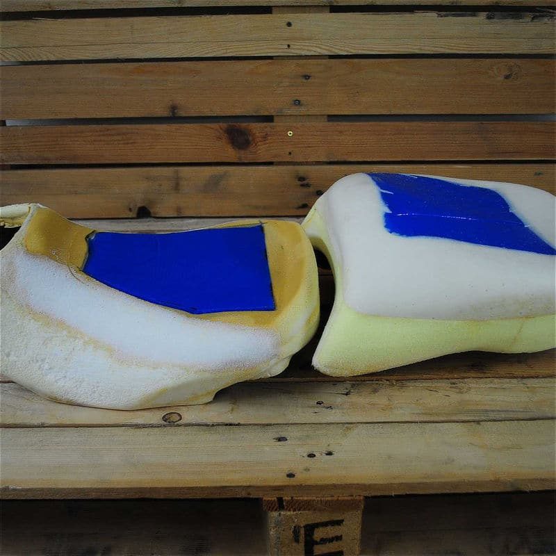 mousse injectée pour selle de moto plus confortables