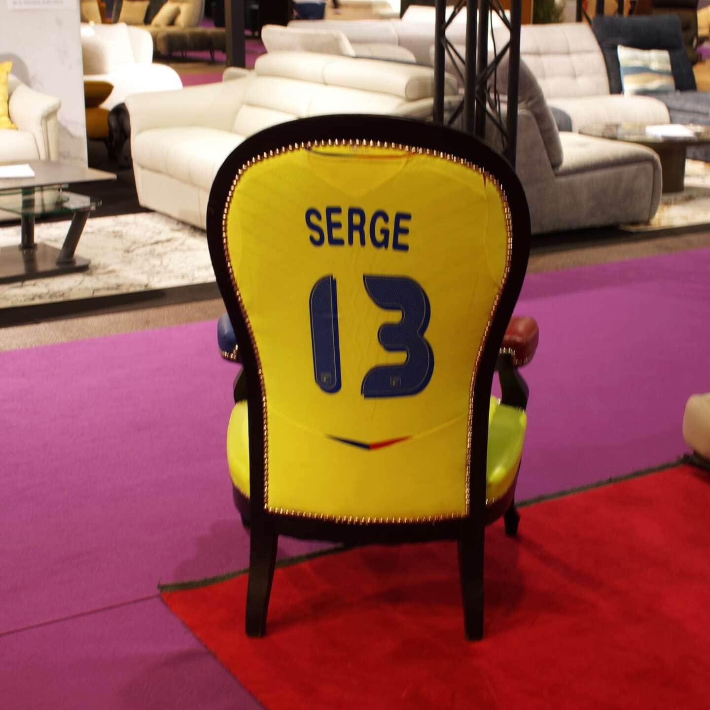 Foire de Lyon 2025 17 17 siège fauteuil retapisser en olympique lyonnais